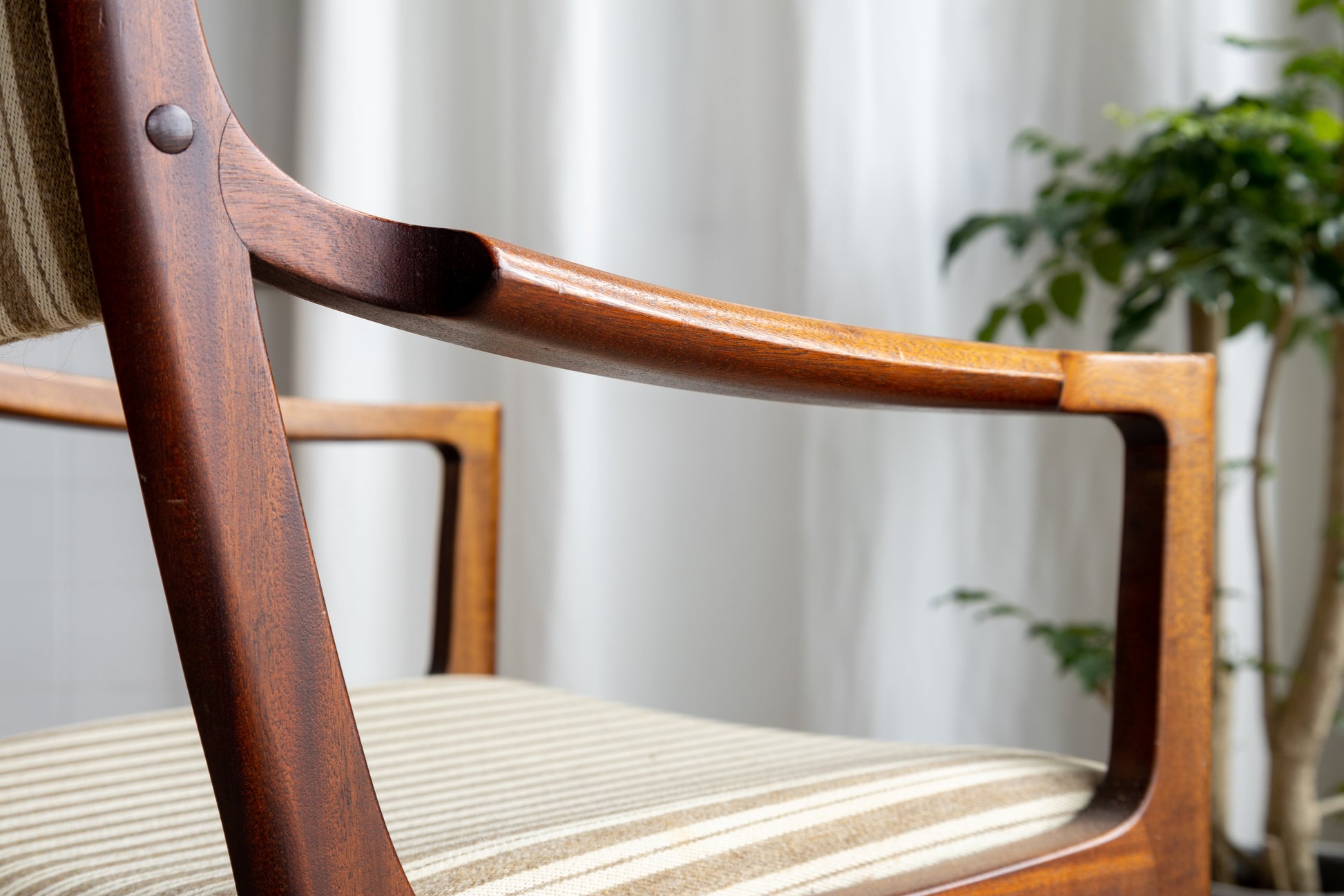 P.J. Thorsen Møbler 丹麥 柚木 扶手 餐椅 OLDANMARK