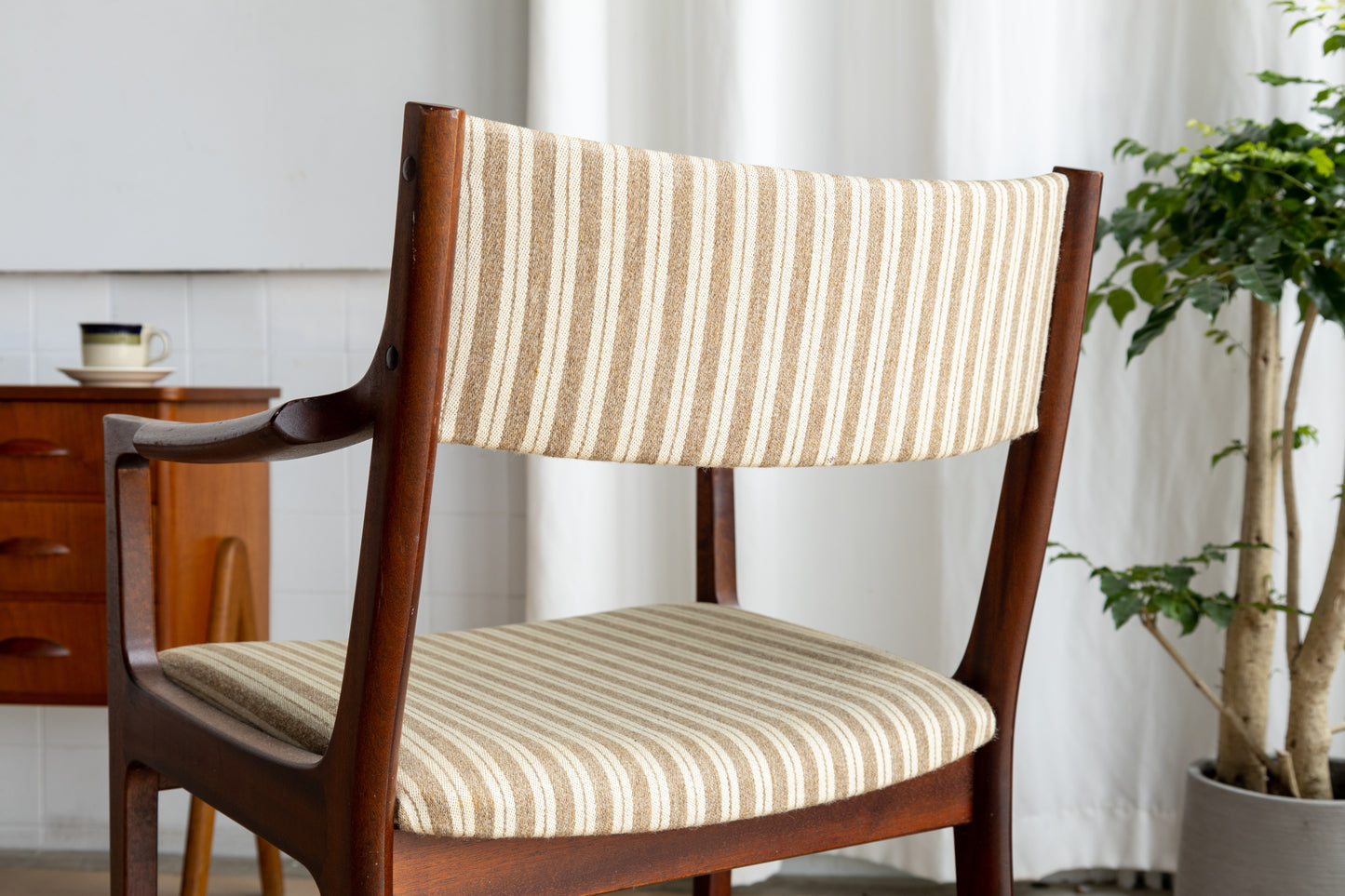 P.J. Thorsen Møbler 丹麥 柚木 扶手 餐椅 OLDANMARK