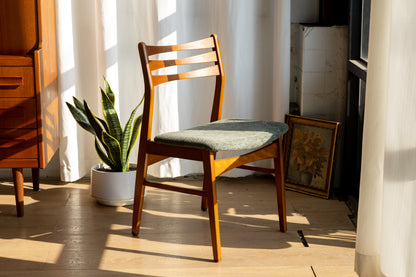 Johannes Andersen 柚木 綠絨布 餐椅 OLDANMARK