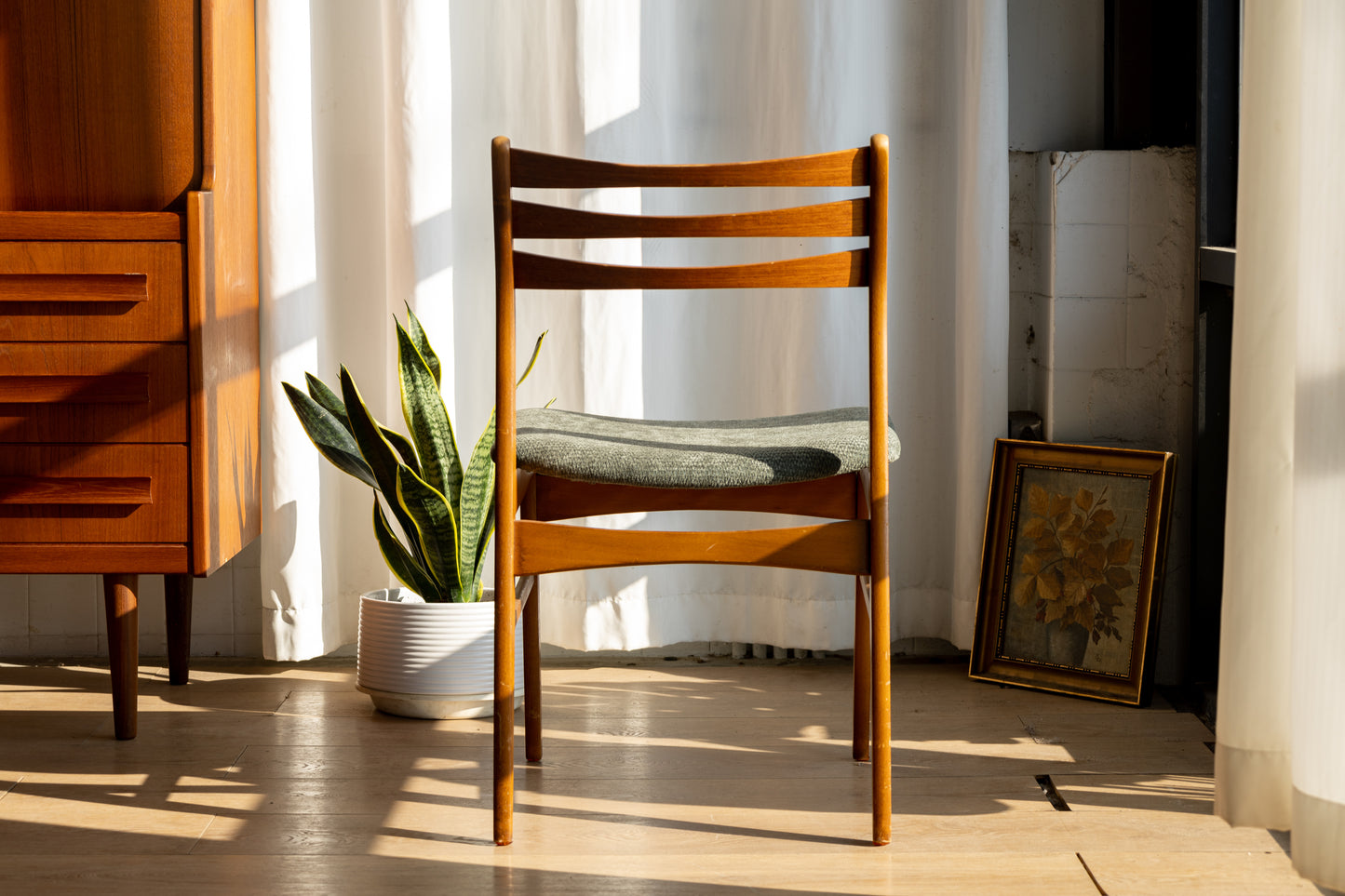 Johannes Andersen 柚木 綠絨布 餐椅 OLDANMARK