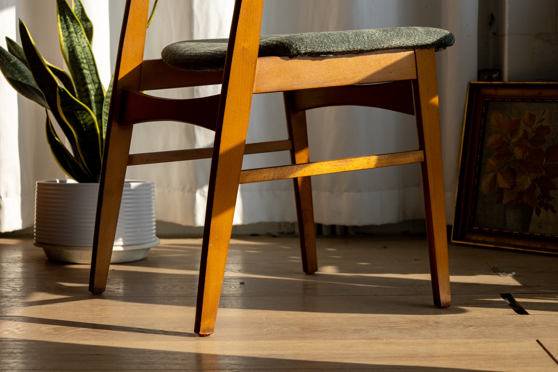 Johannes Andersen 柚木 綠絨布 餐椅 OLDANMARK