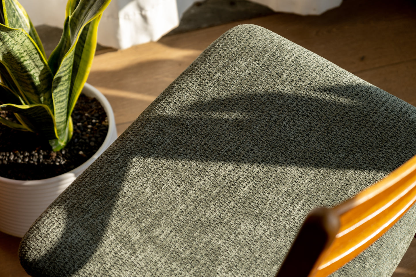 Johannes Andersen 柚木 綠絨布 餐椅 OLDANMARK