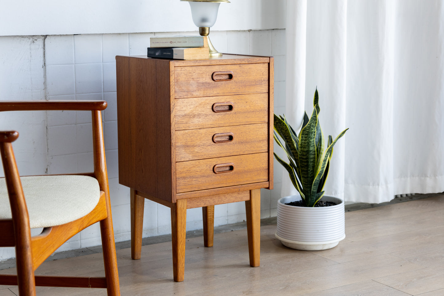 瑞典 中世紀 柚木 四抽 床頭櫃 OLDANMARK