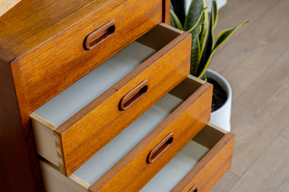 瑞典 中世紀 柚木 四抽 床頭櫃 OLDANMARK