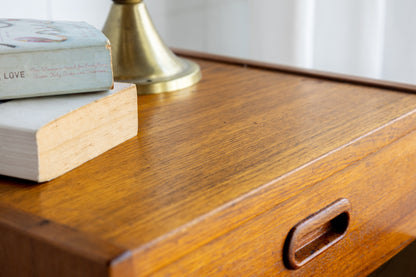 瑞典 中世紀 柚木 四抽 床頭櫃 OLDANMARK