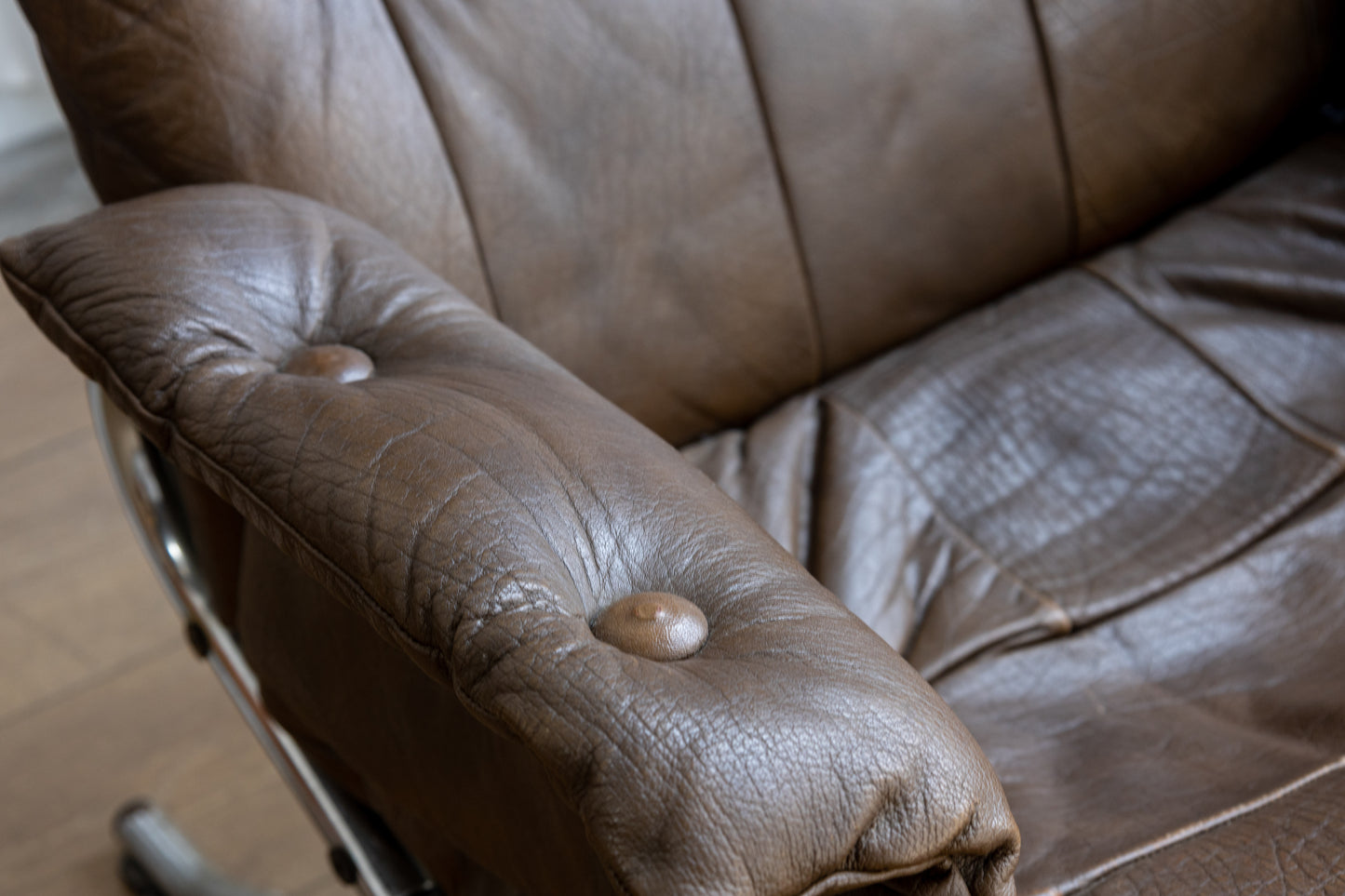 丹麥 現代風 鋼管 皮革 高背休閒椅 OLDANMARK