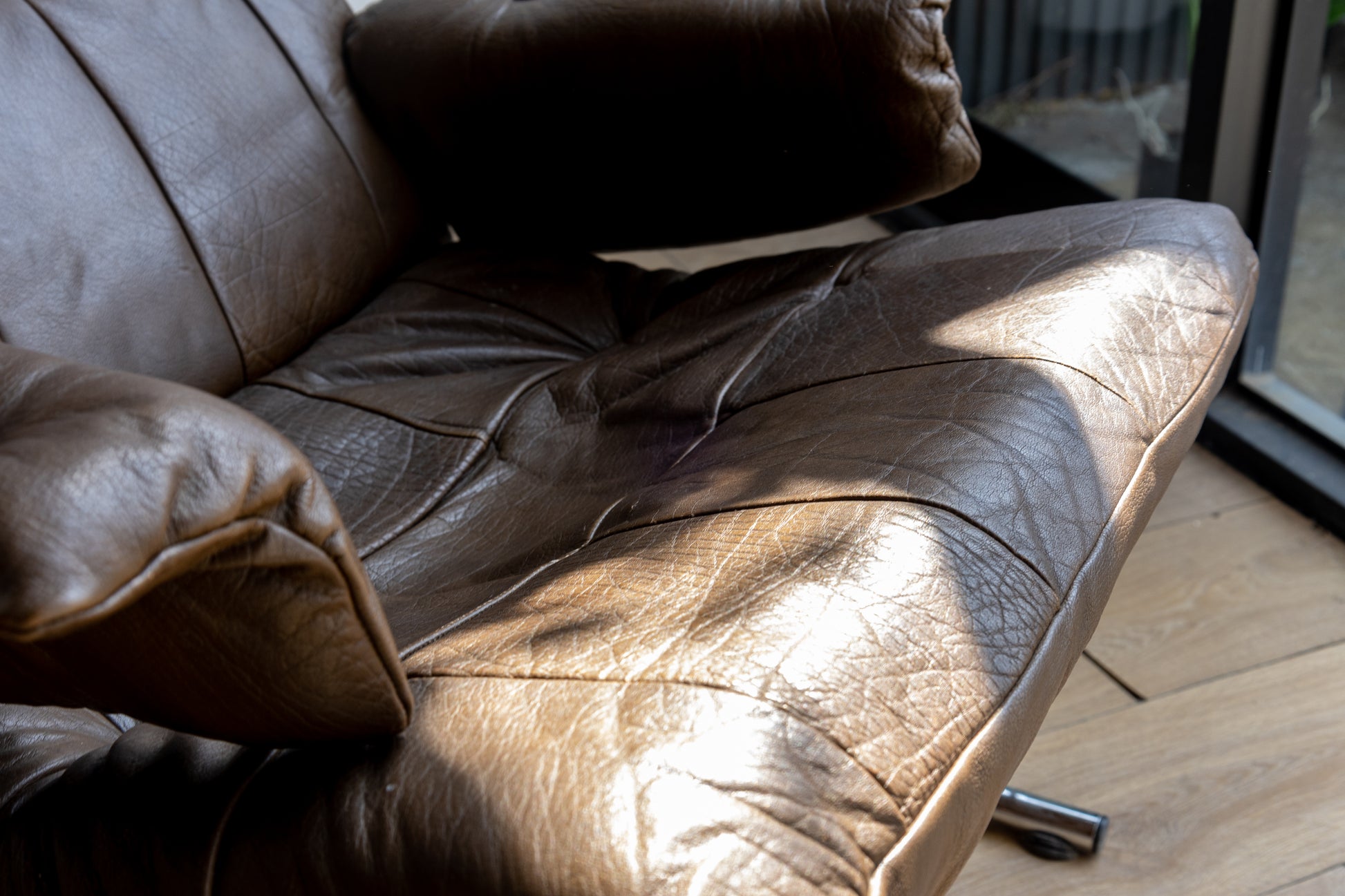 丹麥 現代風 鋼管 皮革 高背休閒椅 OLDANMARK