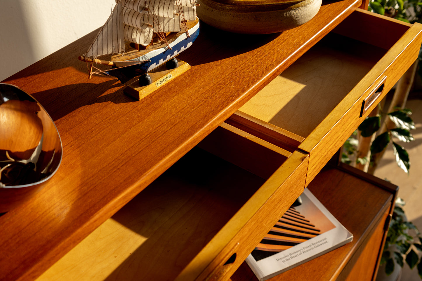 Skaraborgs Möbelindustri 瑞典 柚木 展示櫃 OLDANMARK