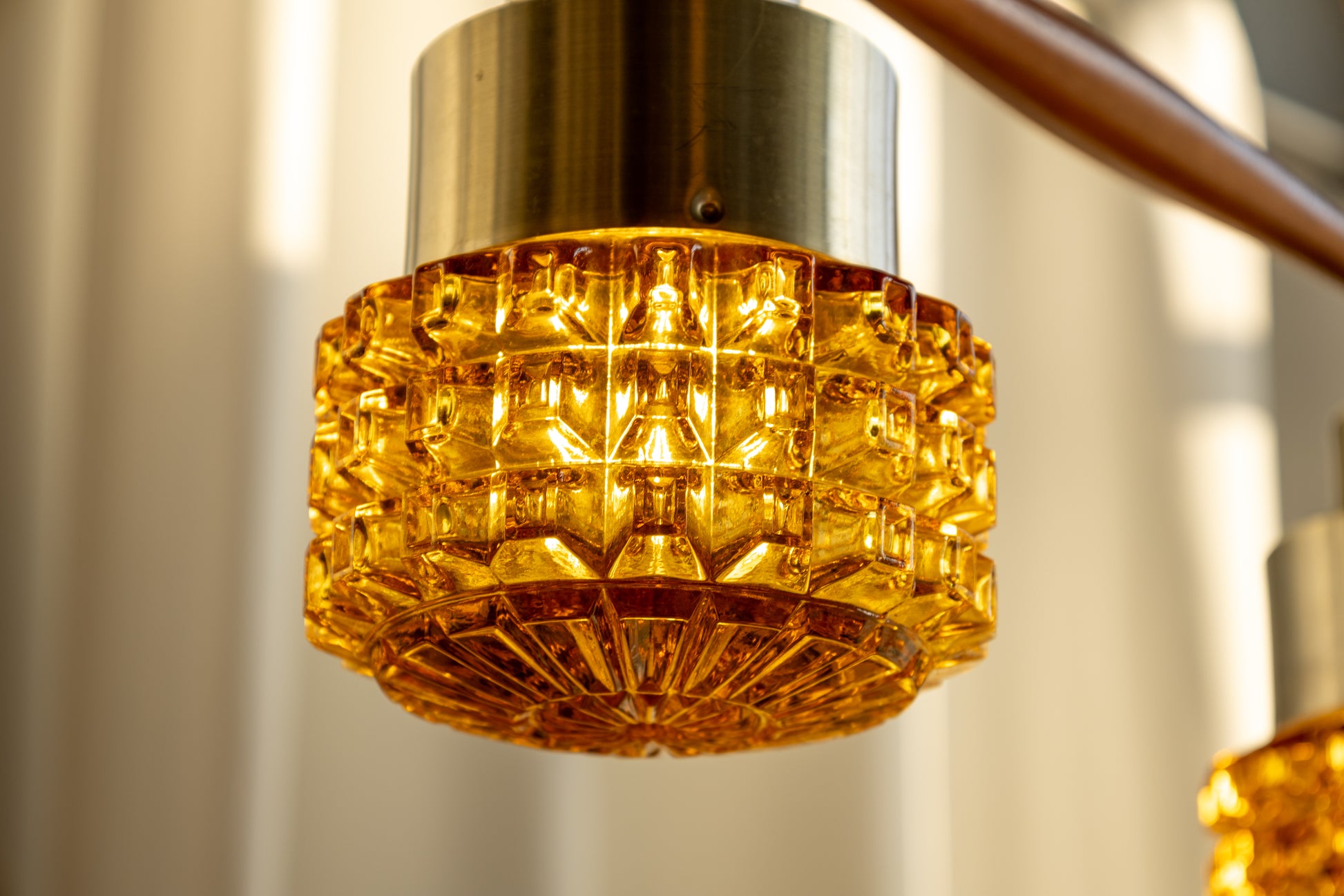 Vitrika 琥珀色 幾何壓紋 雙頭吊燈 OLDANMARK