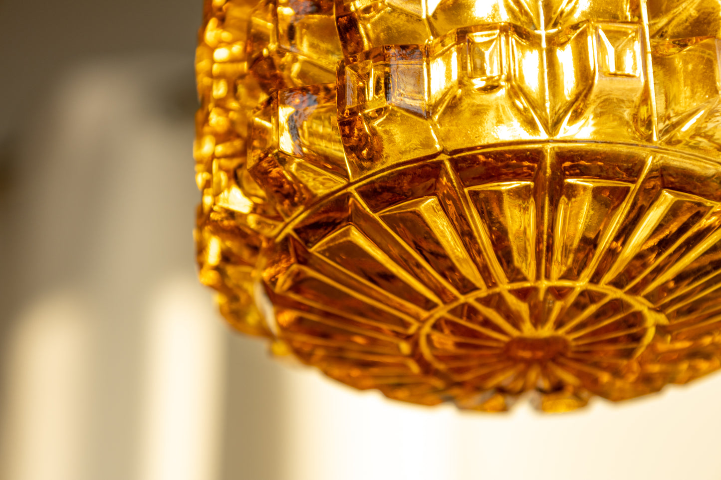 Vitrika 琥珀色 幾何壓紋 雙頭吊燈 OLDANMARK