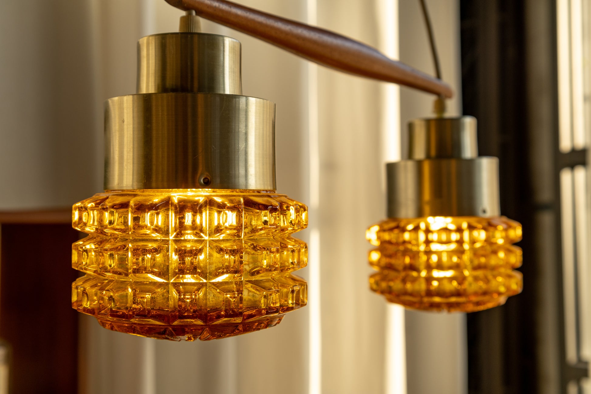 Vitrika 琥珀色 幾何壓紋 雙頭吊燈 OLDANMARK