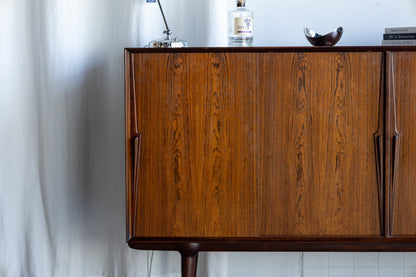 Gunni Omann Model 19 丹麥玫瑰木邊櫃 OLDANMARK