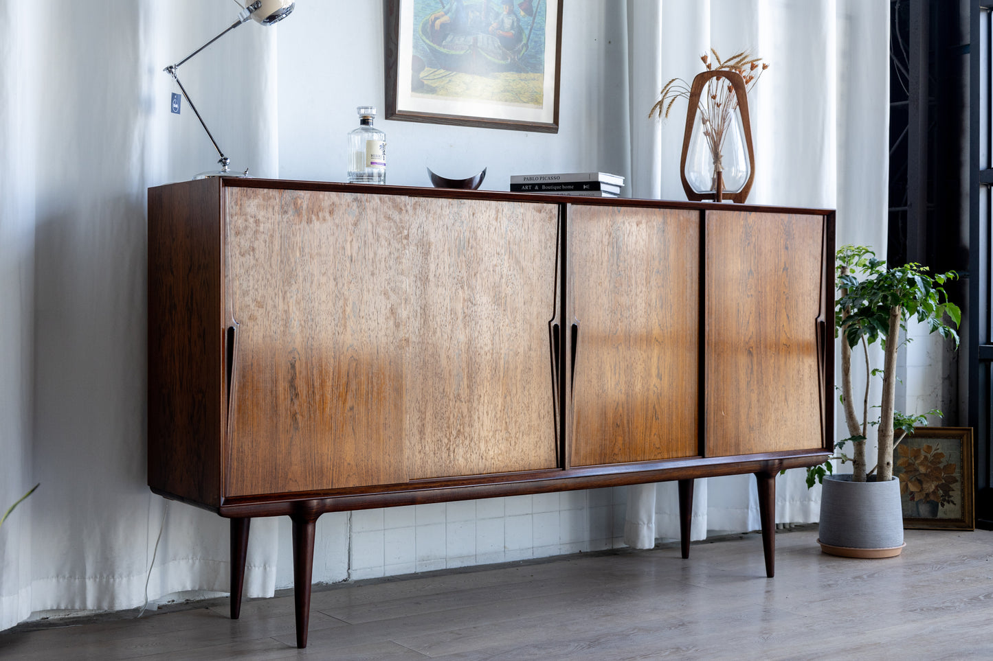 Gunni Omann Model 19 丹麥玫瑰木邊櫃 OLDANMARK