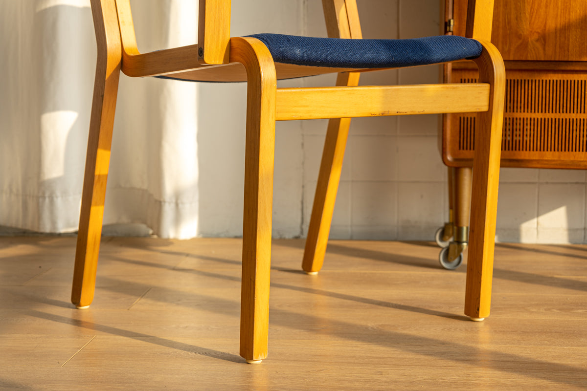Magnus Olesen Model 45 扶手椅 OLDANMARK