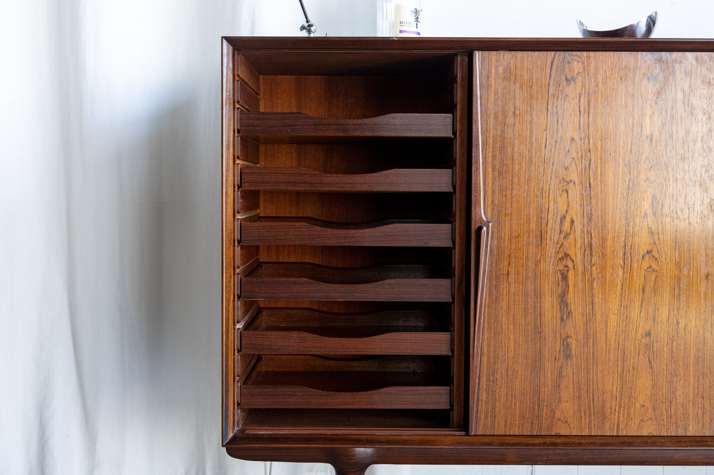 Gunni Omann Model 19 丹麥玫瑰木邊櫃 OLDANMARK