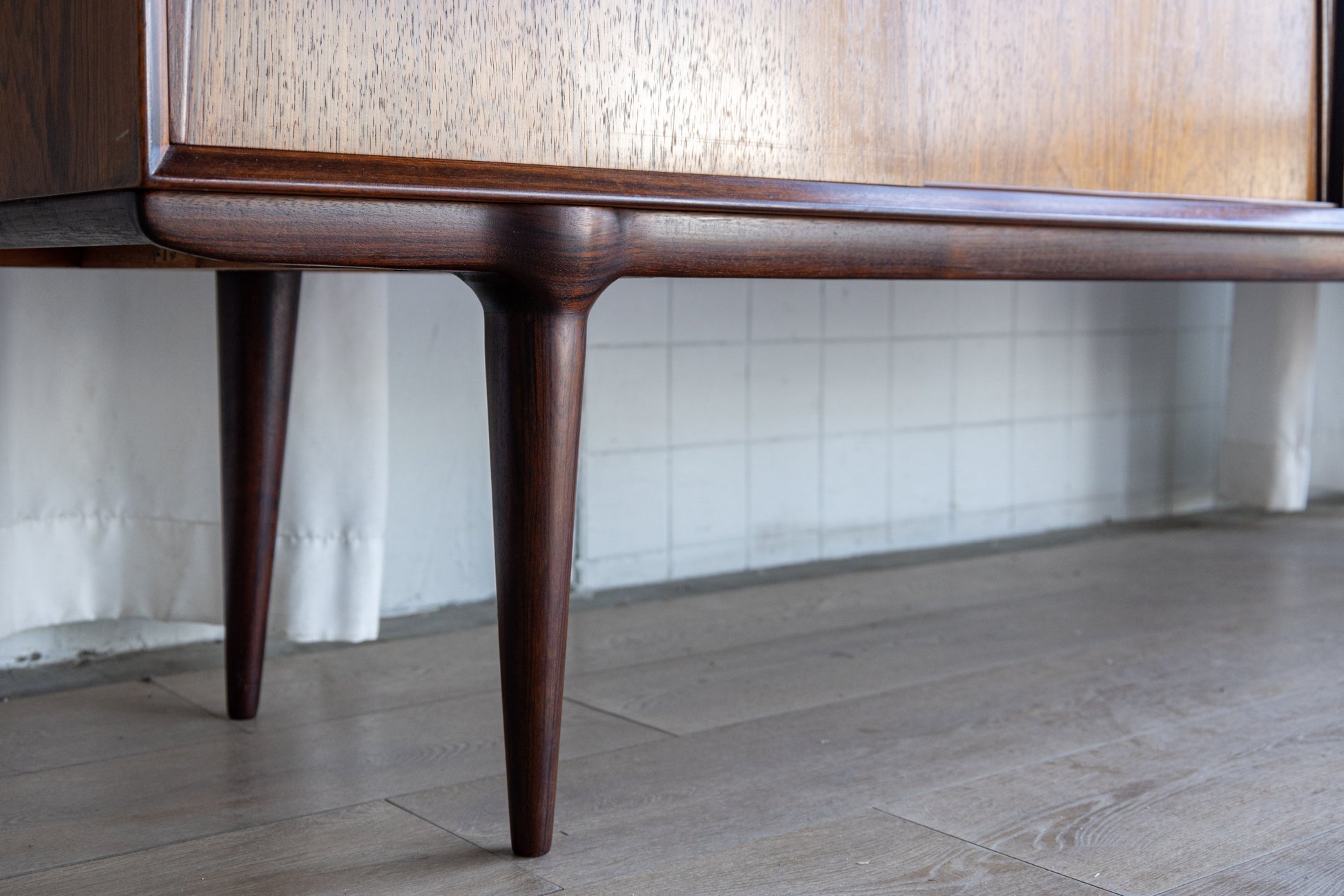 Gunni Omann Model 19 丹麥玫瑰木邊櫃 OLDANMARK