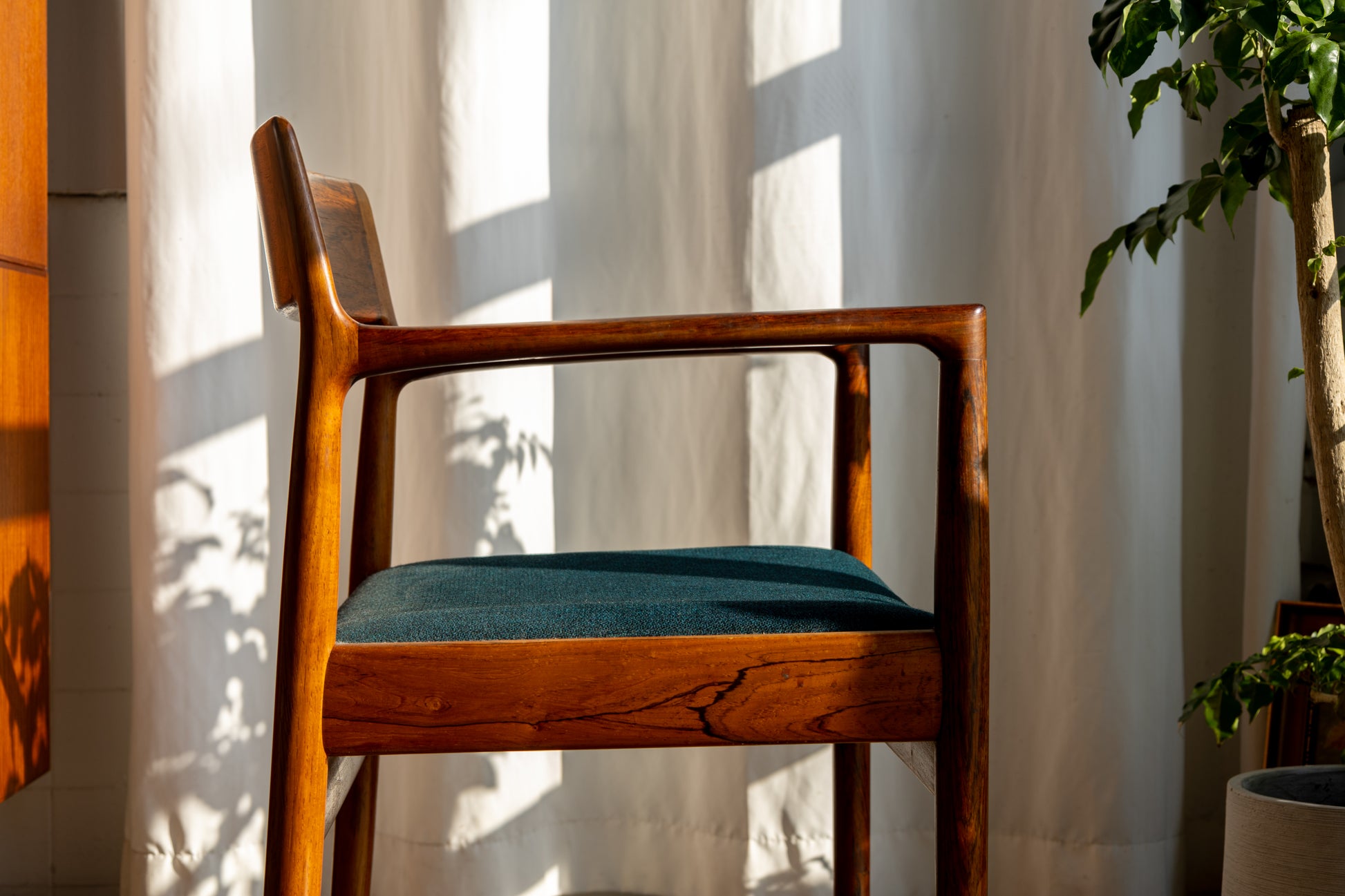 Johannes Nørgaard Model 152 玫瑰木扶手椅 OLDANMARK