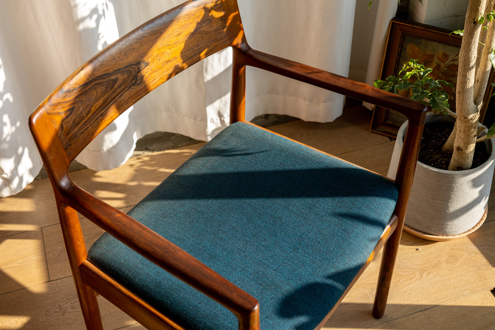 Johannes Nørgaard Model 152 玫瑰木扶手椅 OLDANMARK