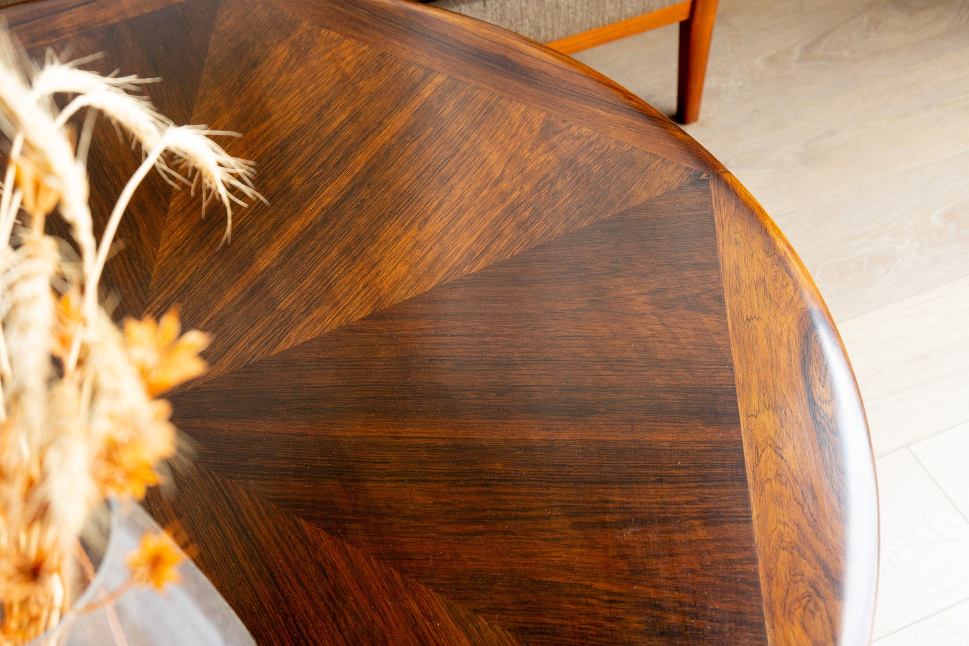 H.W. Klein 玫瑰木 放射紋 圓形 咖啡桌 OLDANMARK