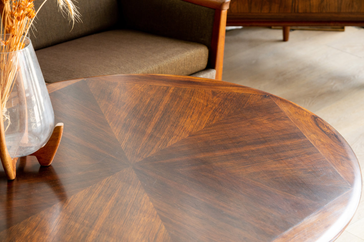 H.W. Klein 玫瑰木 放射紋 圓形 咖啡桌 OLDANMARK