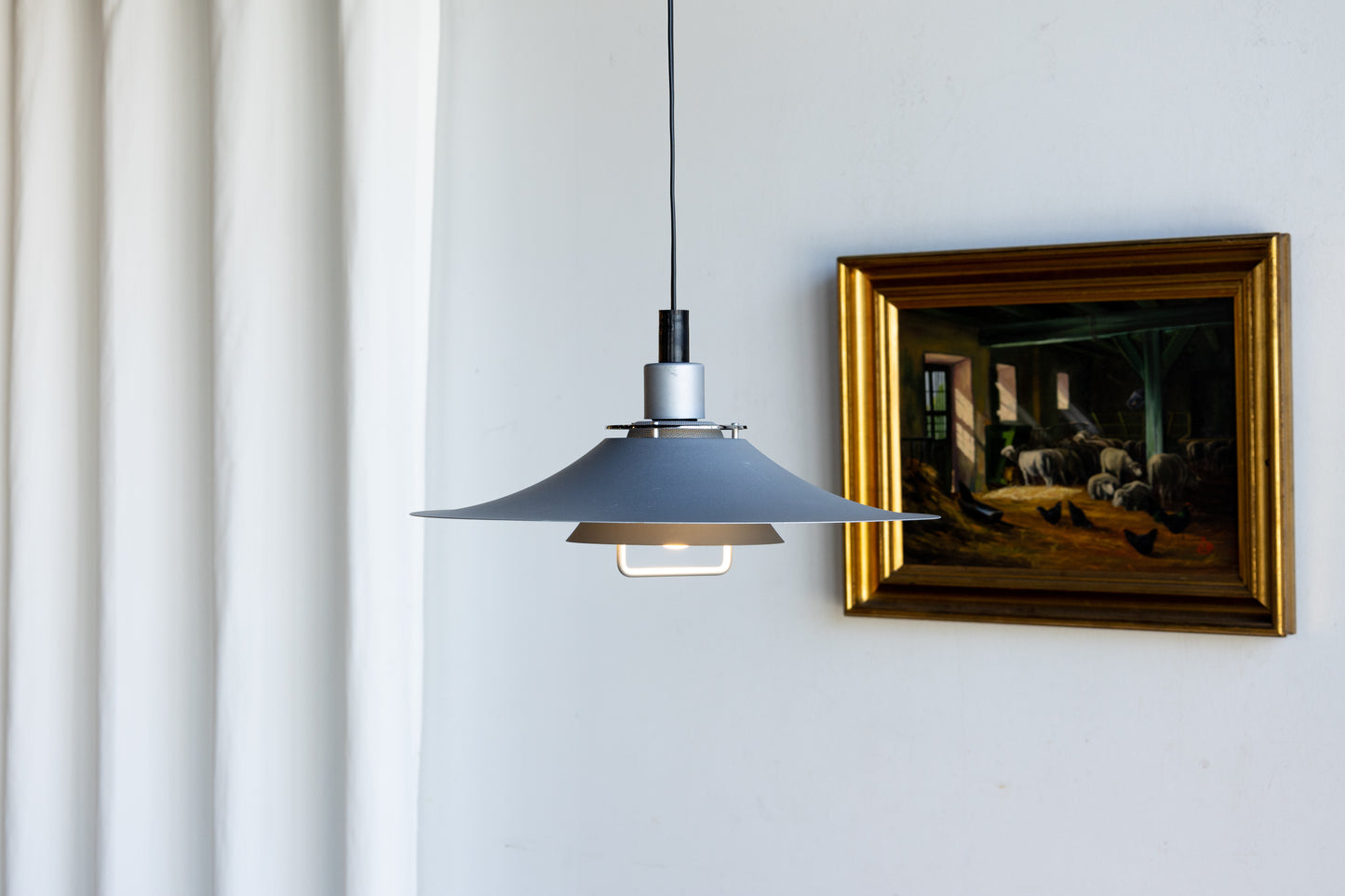 Dana Light 霧灰色金屬飛碟吊燈 OLDANMARK