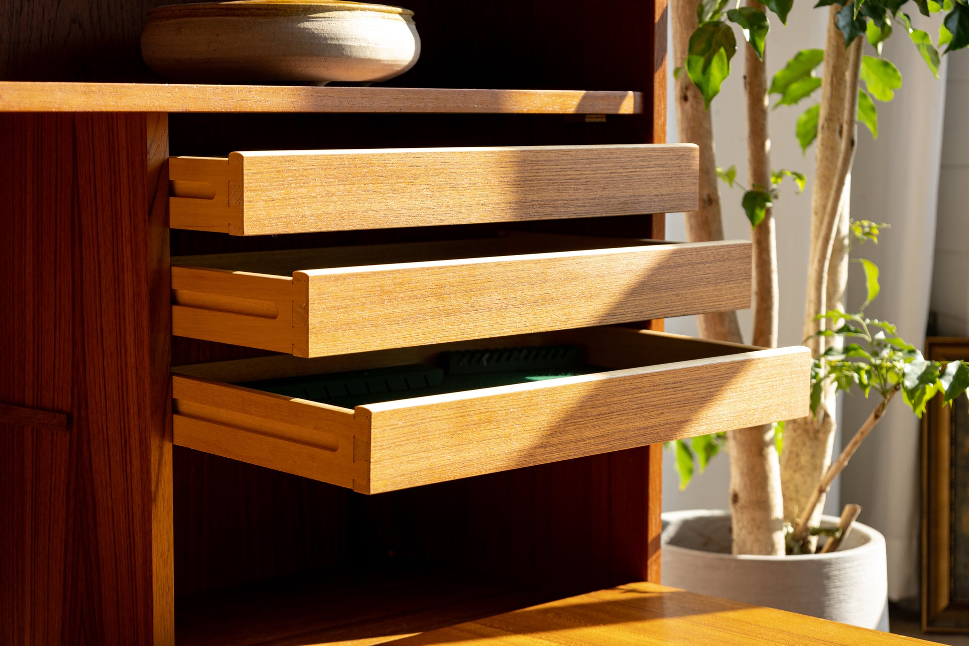 丹麥 柚木 多功能 展示邊櫃 OLDANMARK