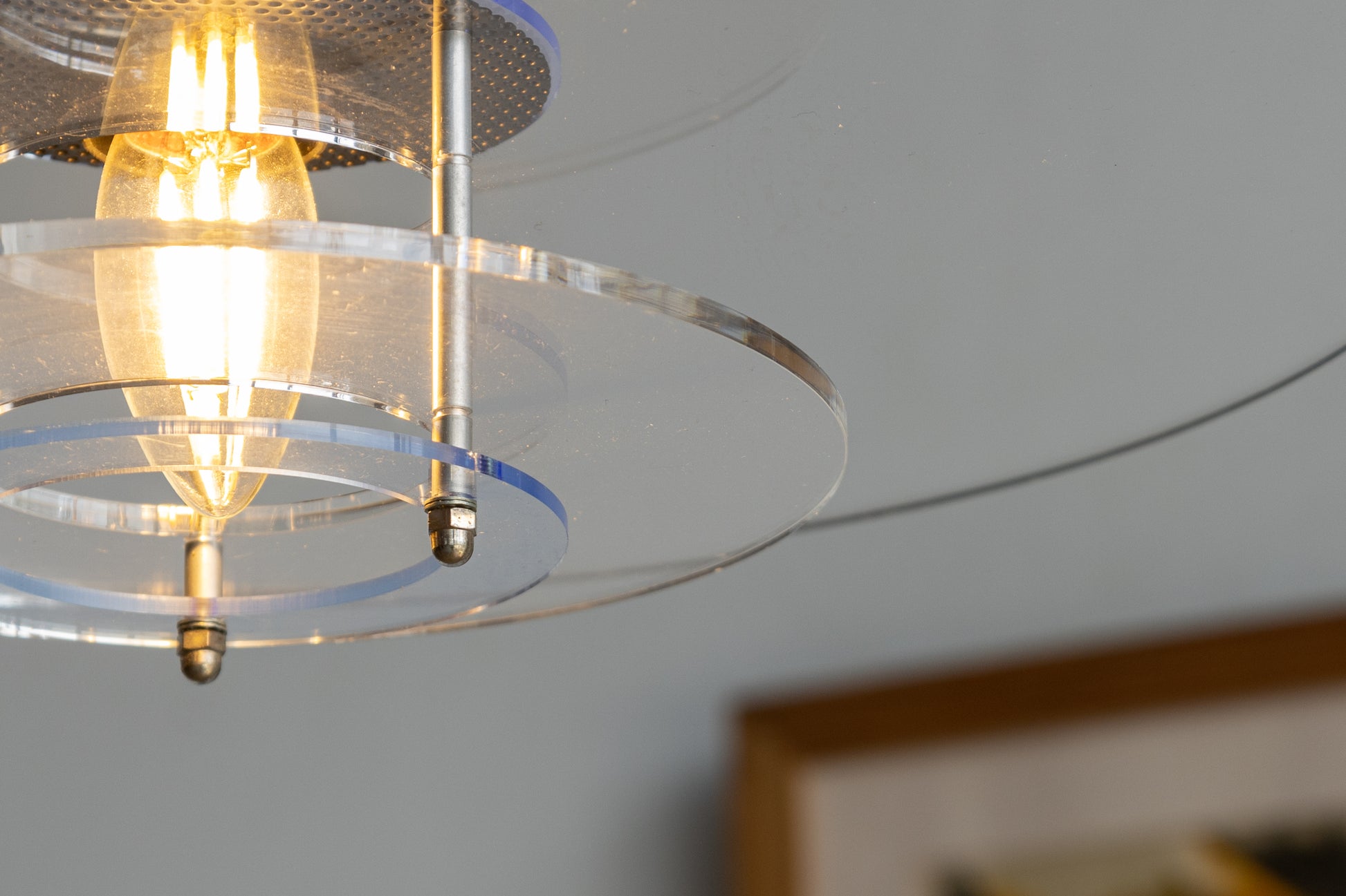 Design Light A/S｜Space Age 壓克力吊燈 OLDANMARK