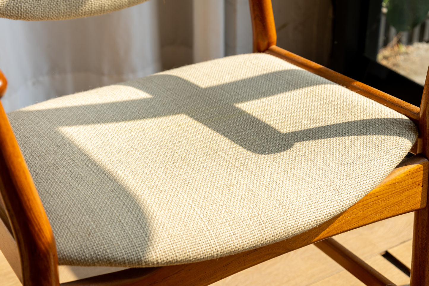 丹麥 柚木 直角扶手 餐椅 OLDANMARK