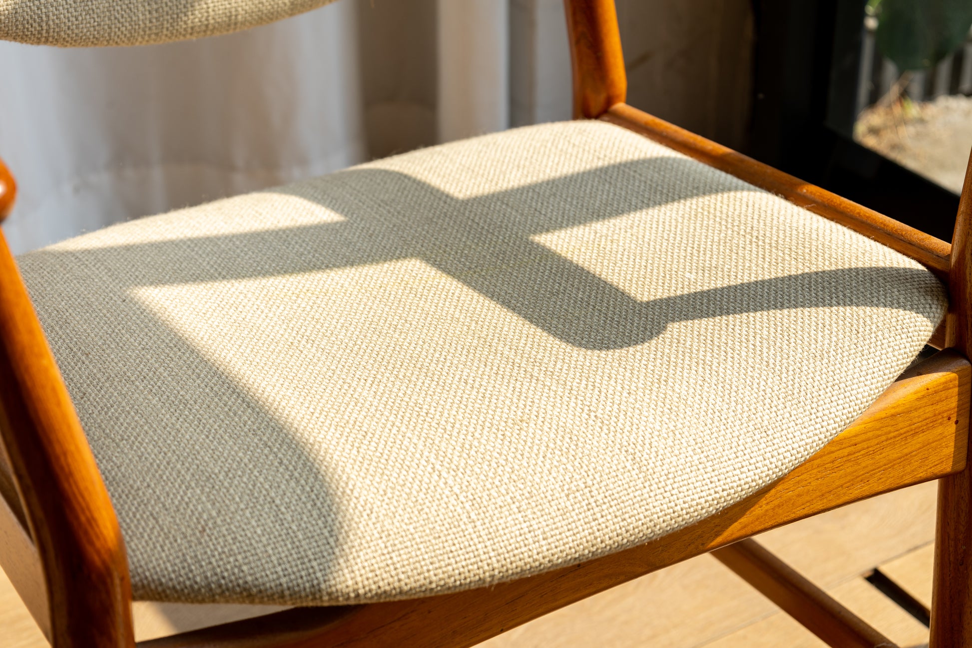 丹麥 柚木 直角扶手 餐椅 OLDANMARK