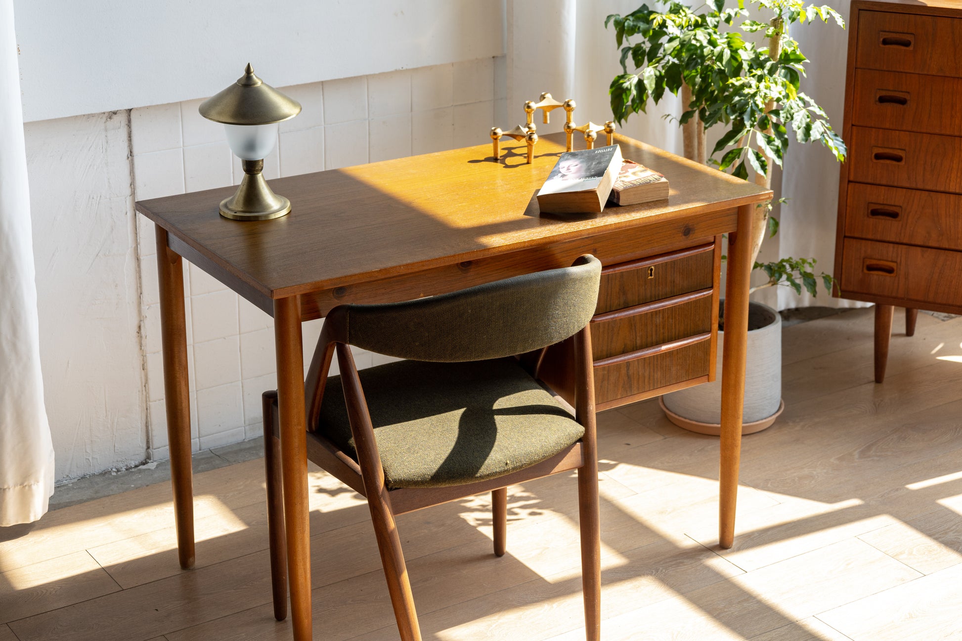 丹麥 柚木 單邊 懸掛抽屜 書桌 OLDANMARK