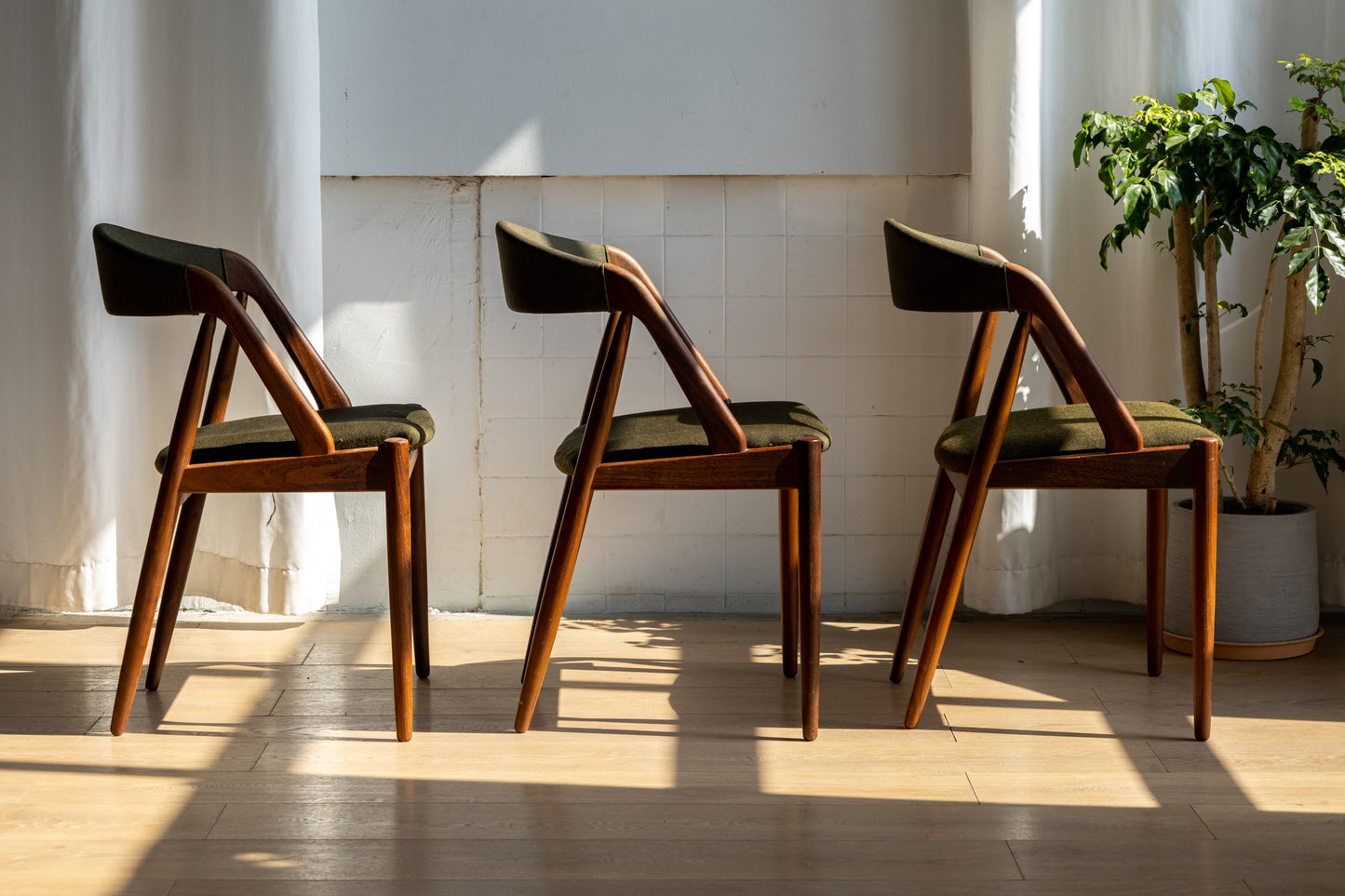 Kai Kristiansen Model 31 餐椅/綠絨布 OLDANMARK