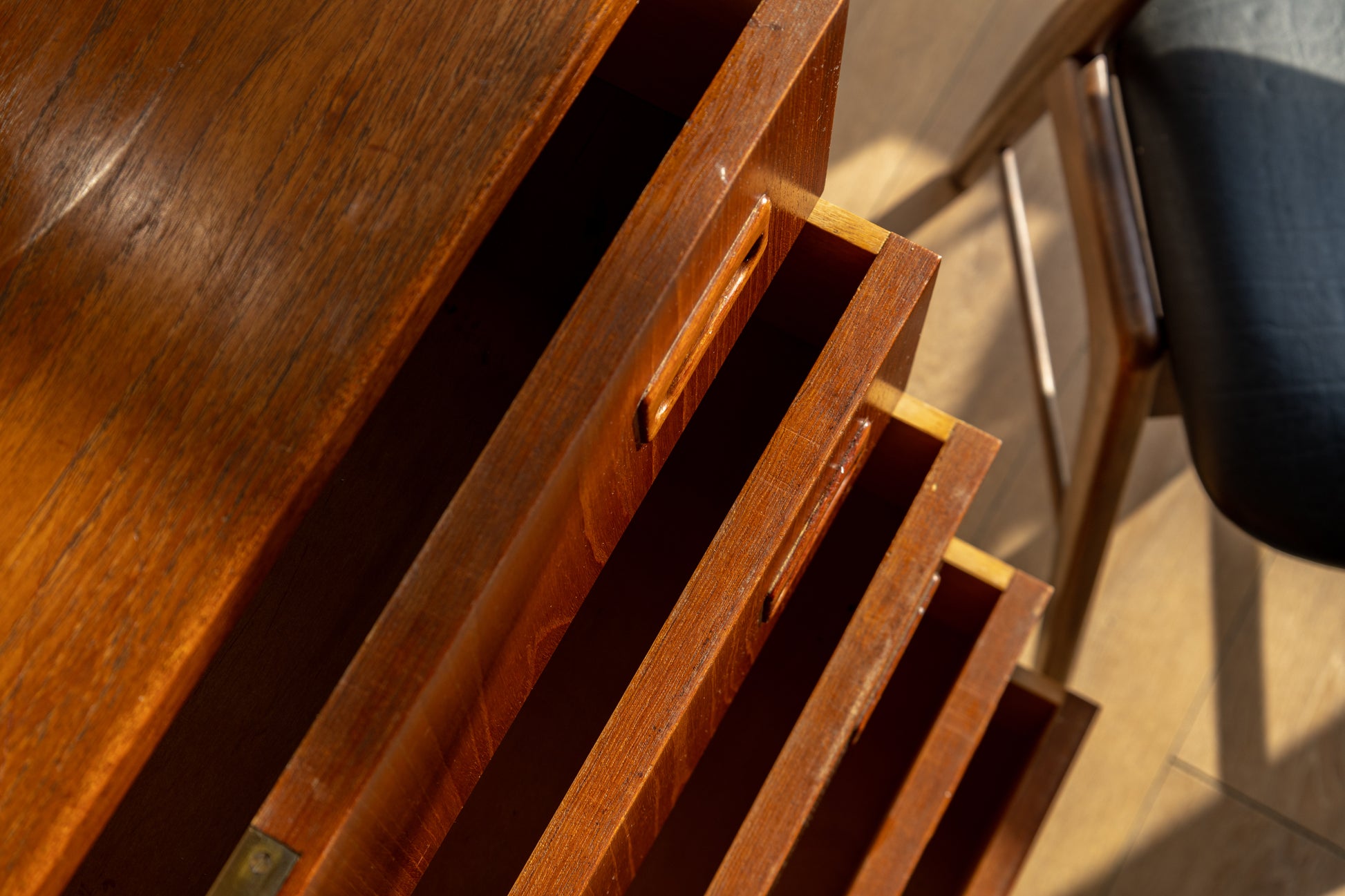 丹麥 玫瑰木 燈光 展示櫃 (副本) OLDANMARK