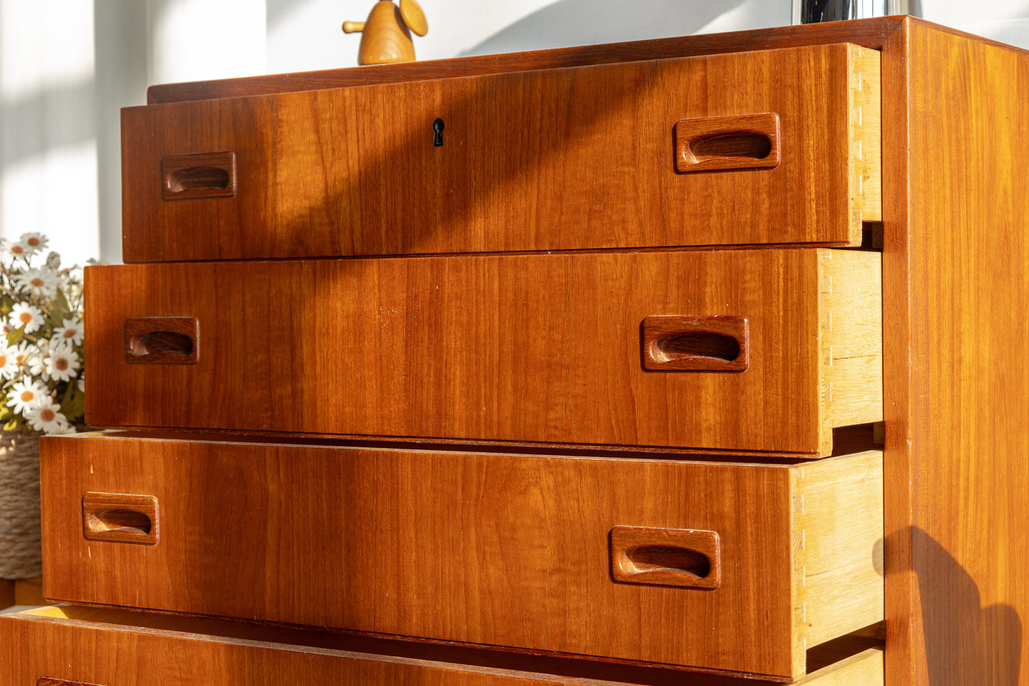 丹麥 玫瑰木 燈光 展示櫃 (副本) OLDANMARK