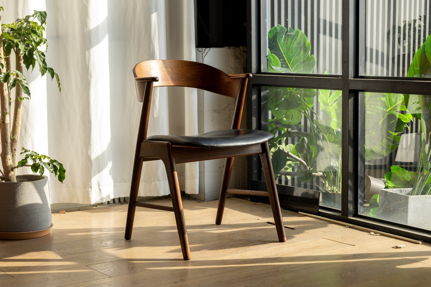 Kai Kristiansen Model 32 柚木扶手餐椅 OLDANMARK