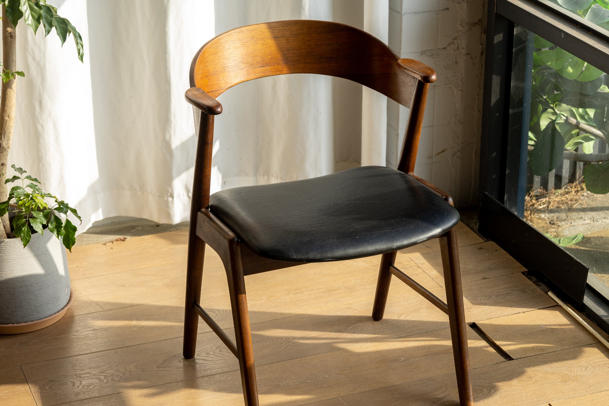 Kai Kristiansen Model 32 柚木扶手餐椅 OLDANMARK