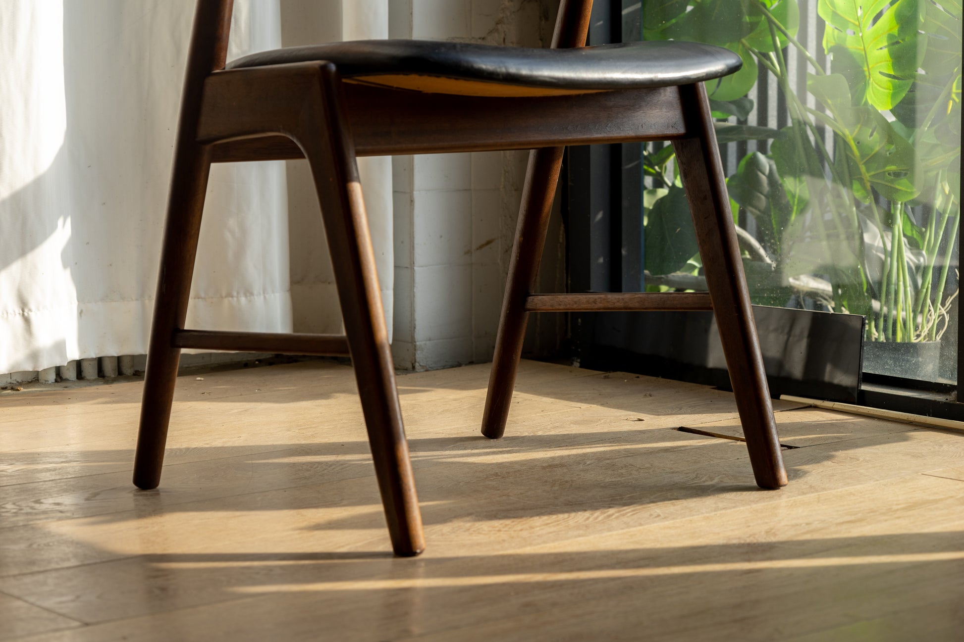 Kai Kristiansen Model 32 柚木扶手餐椅 OLDANMARK