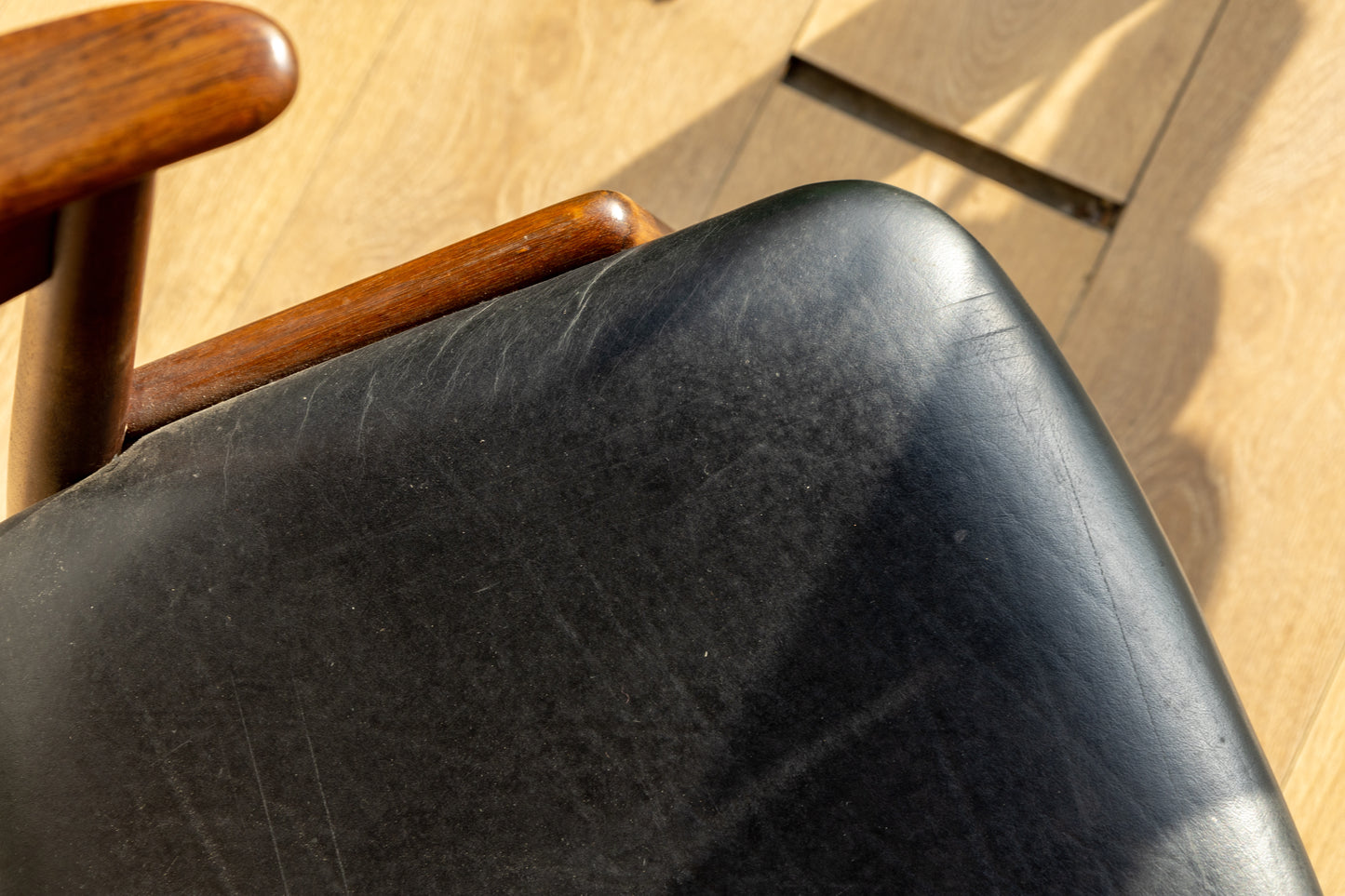 Kai Kristiansen Model 32 柚木扶手餐椅 OLDANMARK