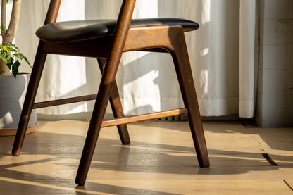 Kai Kristiansen Model 32 柚木扶手餐椅 OLDANMARK
