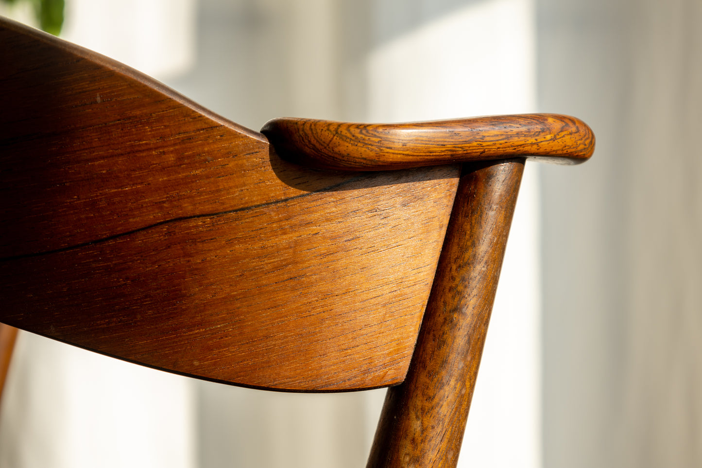 Kai Kristiansen Model 32 柚木扶手餐椅 OLDANMARK