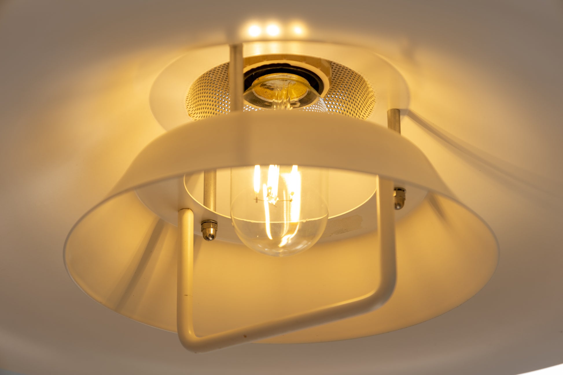 Design Light a/s 丹麥 Bolero 白色吊燈 OLDANMARK