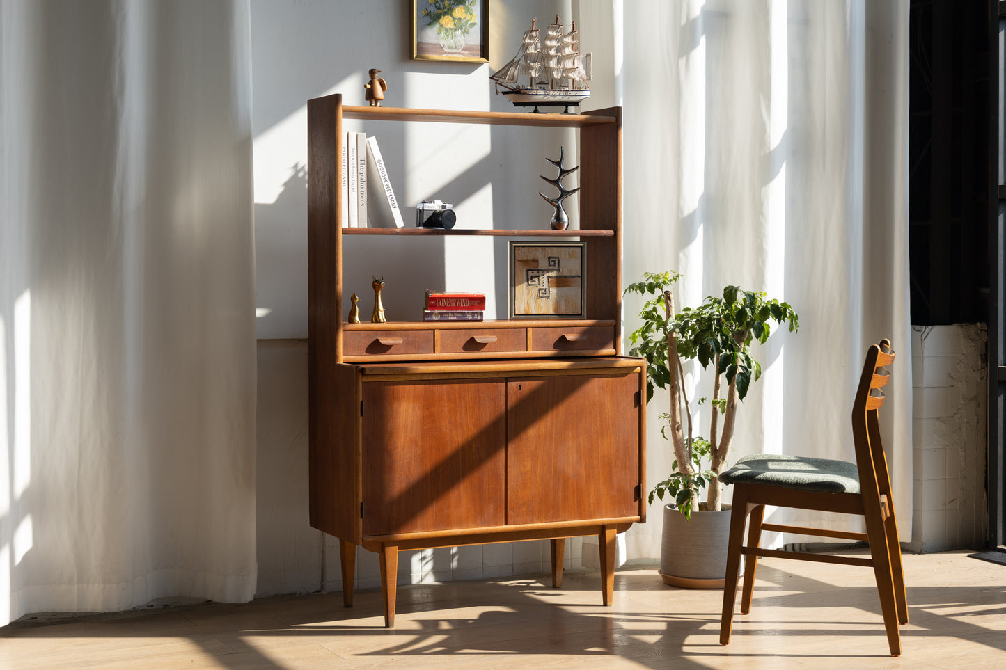 丹麥 柚木 三抽 餐邊展示櫃 OLDANMARK