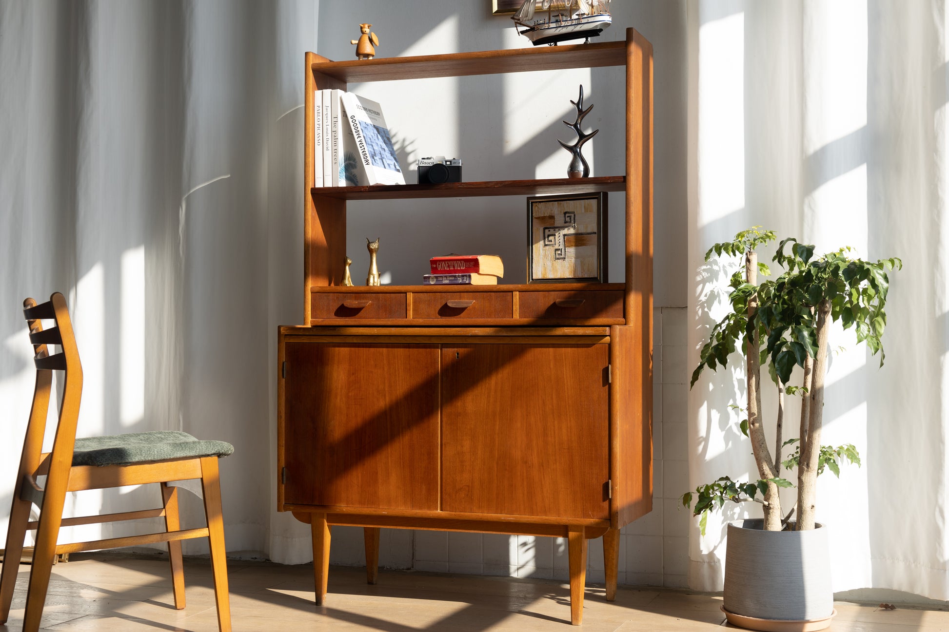 丹麥 柚木 三抽 餐邊展示櫃 OLDANMARK