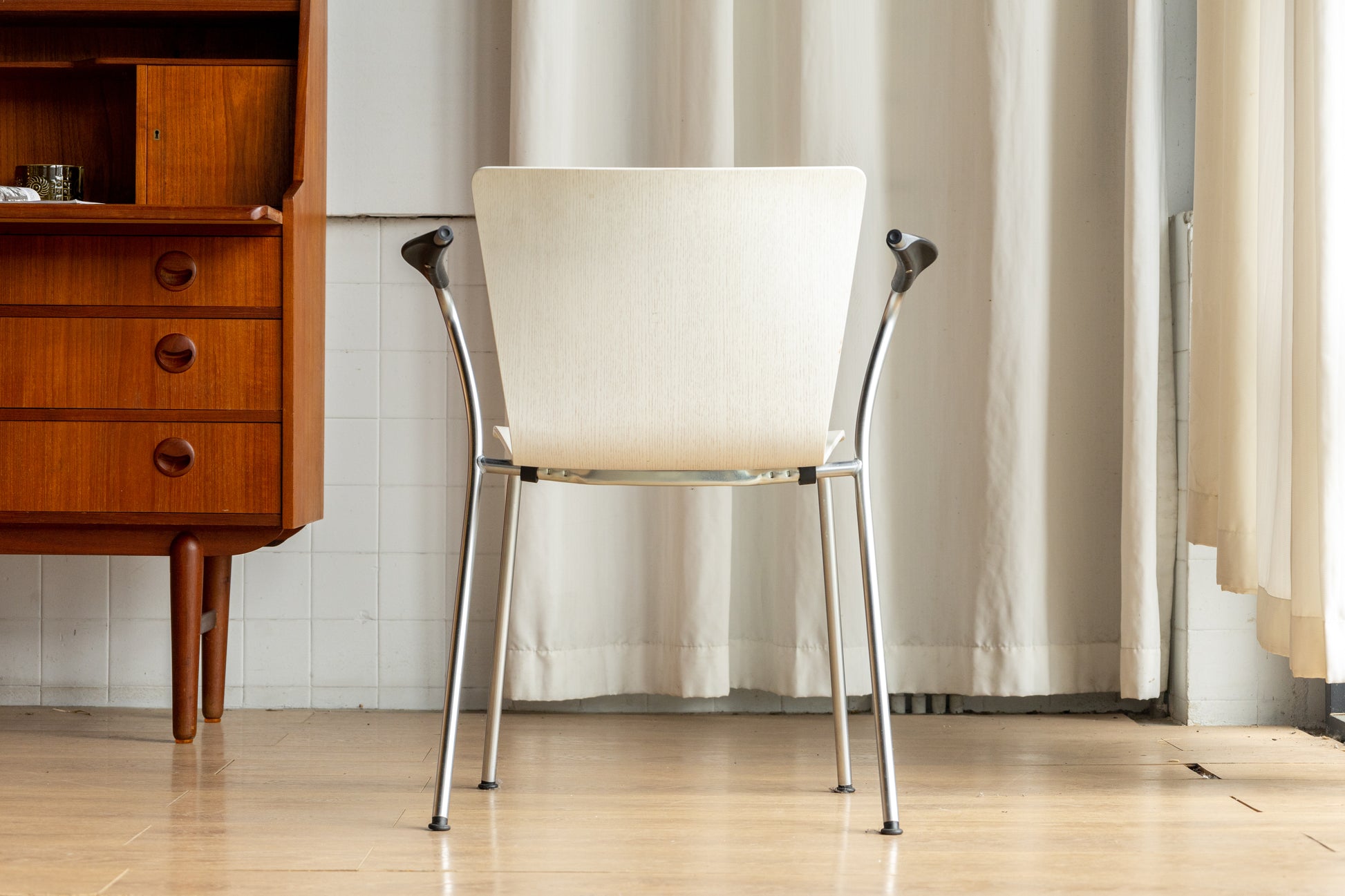 Fritz Hansen Vico Duo 金屬腳扶手椅 OLDANMARK