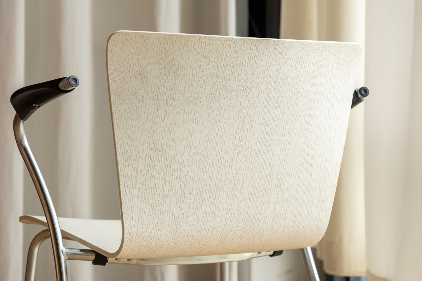 Fritz Hansen Vico Duo 金屬腳扶手椅 OLDANMARK
