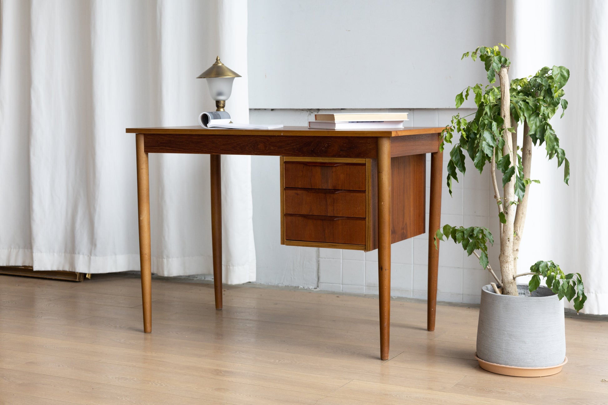 丹麥 柚木 單側 三抽 書桌 OLDANMARK