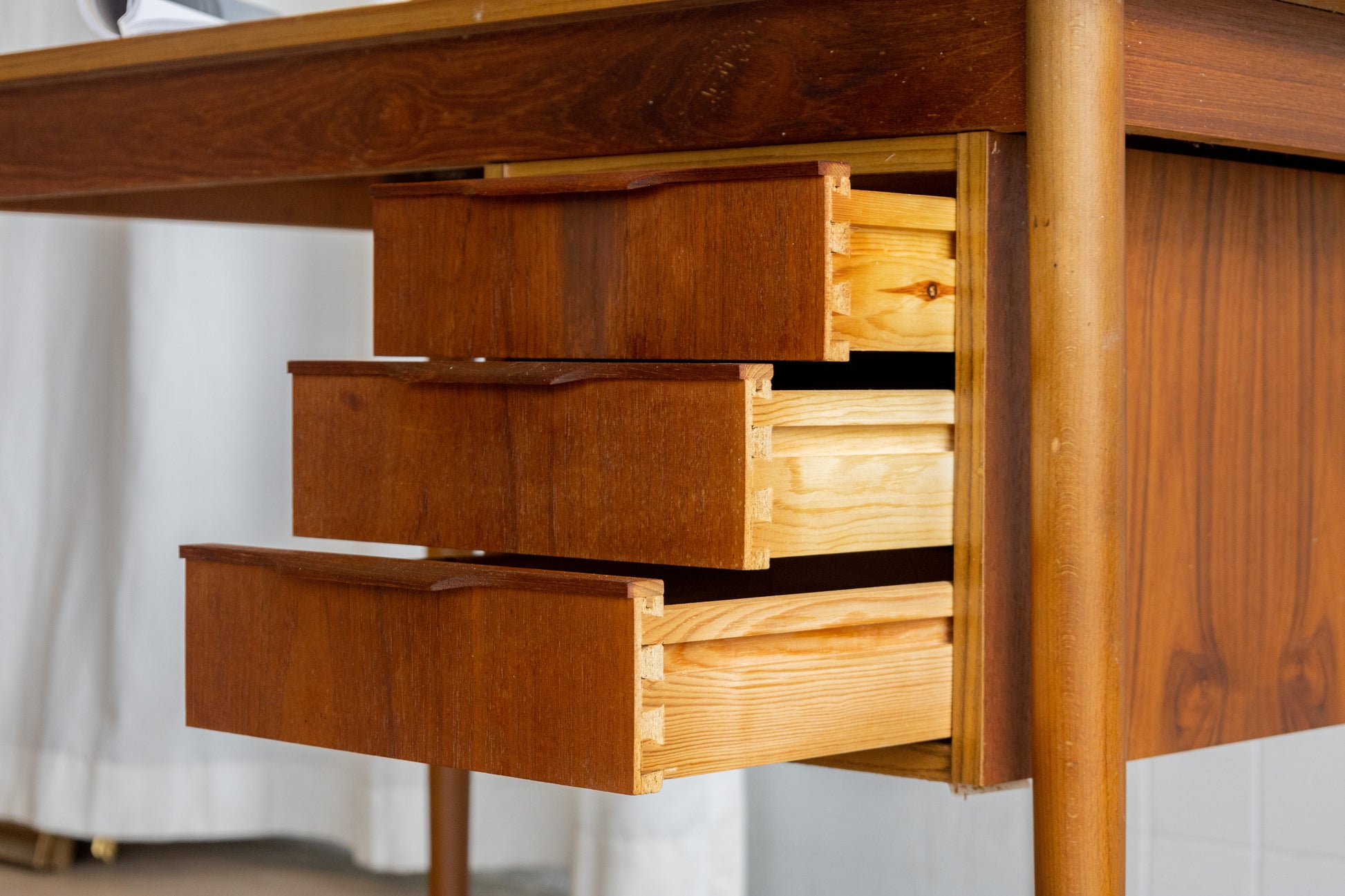 丹麥 柚木 單側 三抽 書桌 OLDANMARK