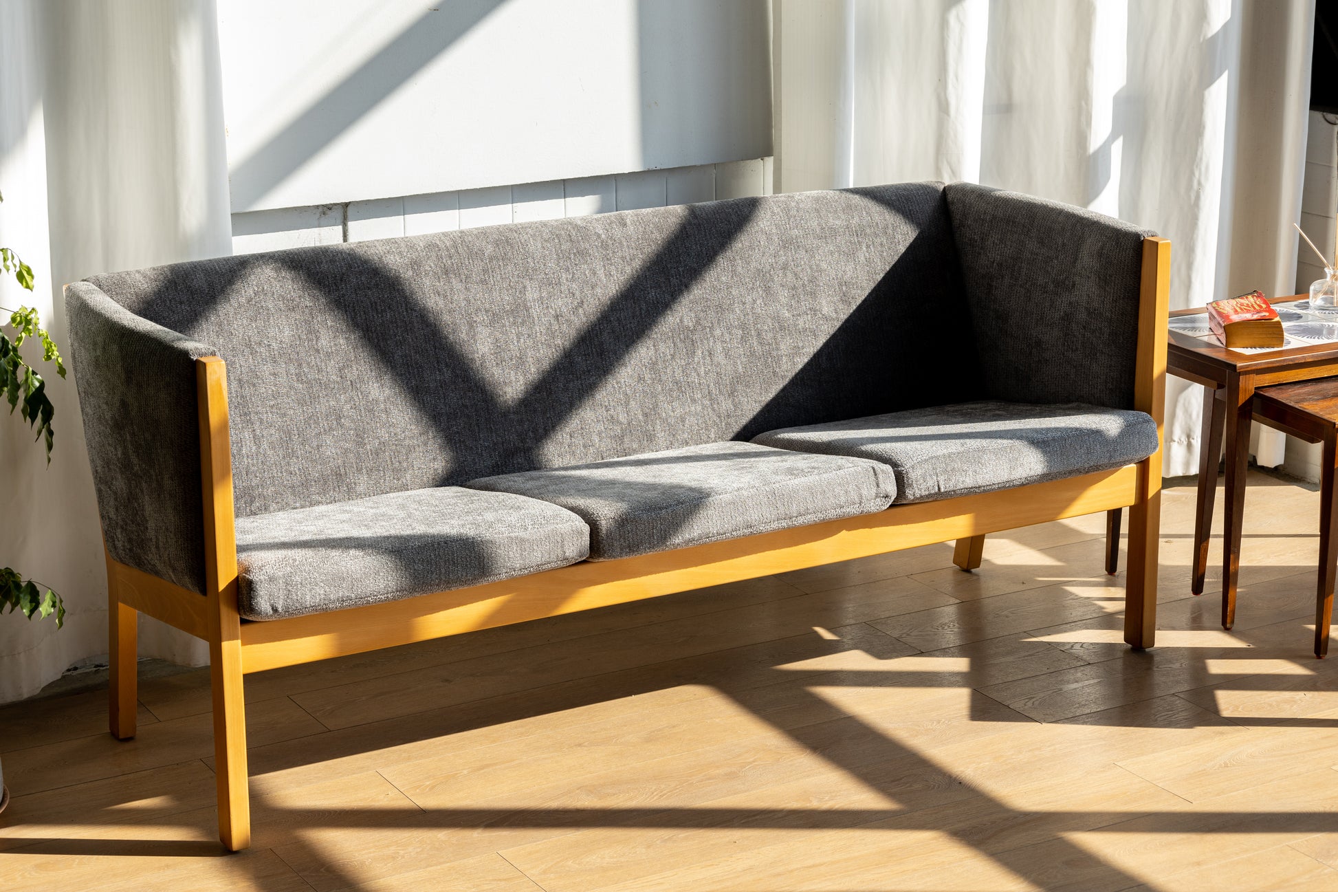 Hans J. Wegner GE285 灰色 三人沙發 OLDANMARK