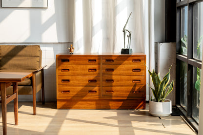 Poul Hundevad 丹麥 柚木 八抽 邊櫃 OLDANMARK