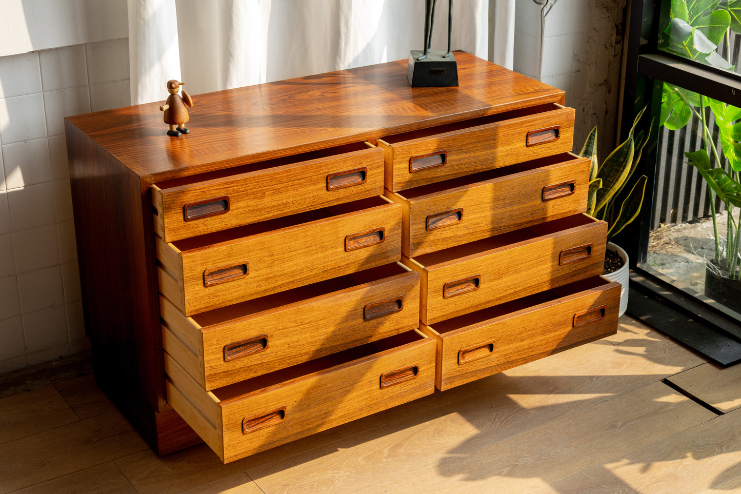 Poul Hundevad 丹麥 柚木 八抽 邊櫃 OLDANMARK