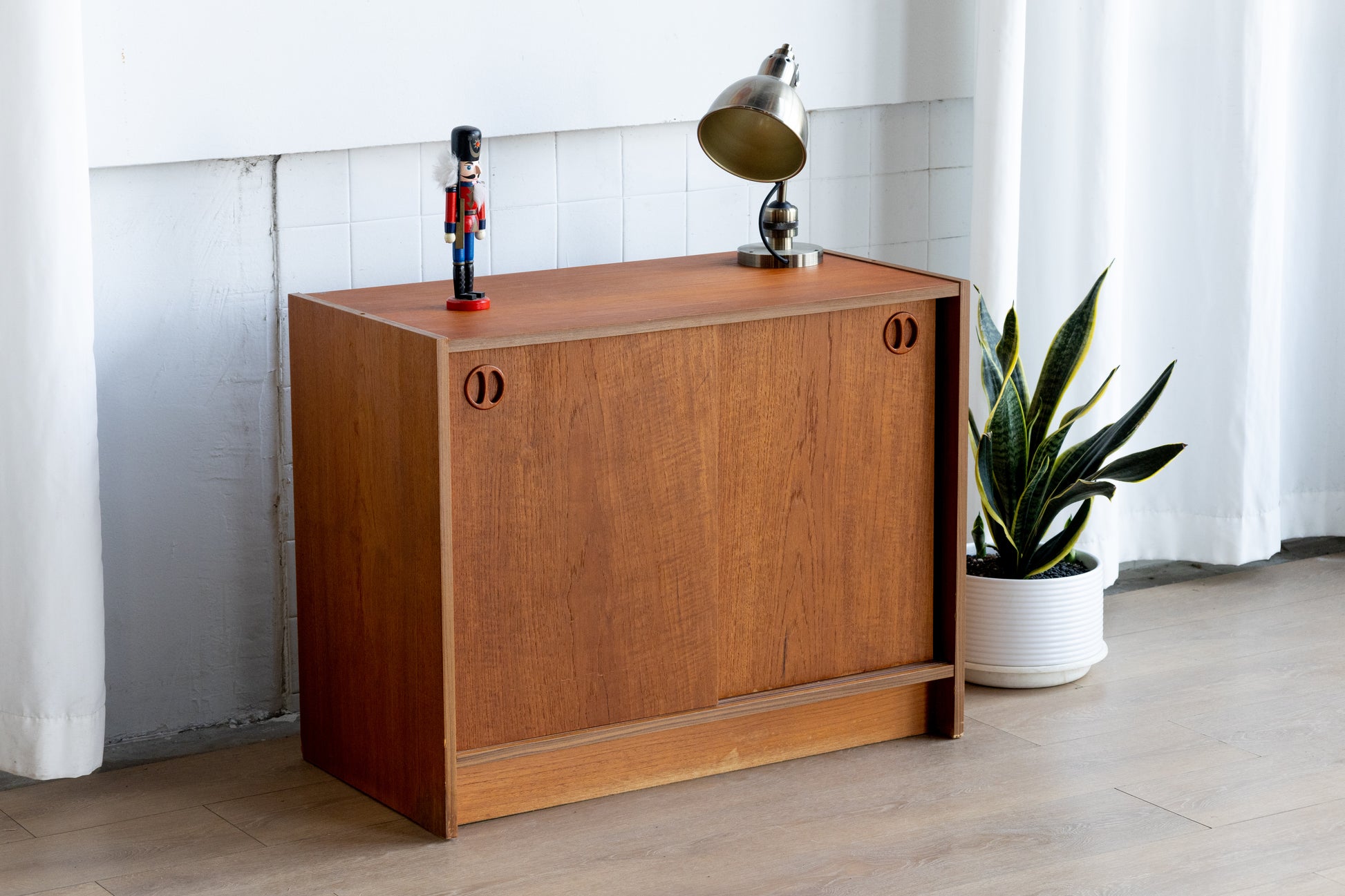 丹麥 柚木 雙門 滑門 邊櫃 OLDANMARK